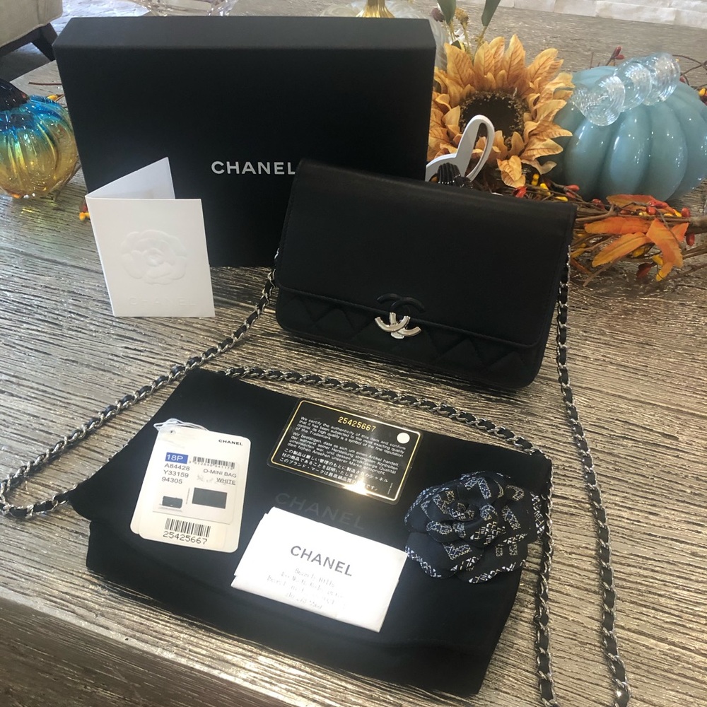 💯 Authentic Chanel 18 P O-Mini Black Full Set
